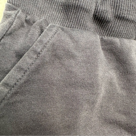 Shorts Grey Size 5T - Picture 2 of 16